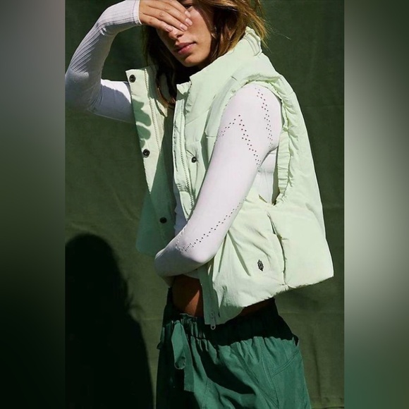 🆕 Free People Movement Sight Seein’ puffer vest in mint green size XS - Picture 2 of 11